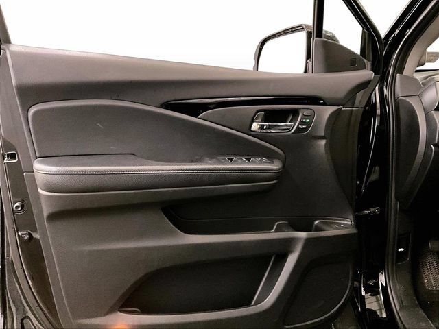 Used 2020 Honda Pilot Touring image 23
