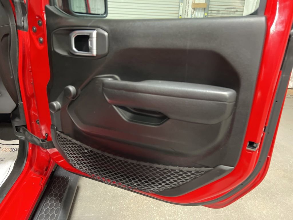 Used 2022 Jeep Wrangler Sport image 12