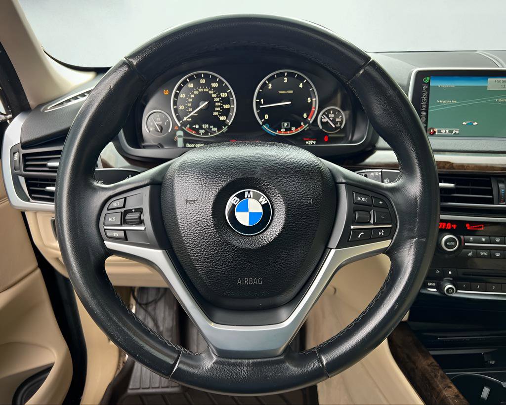 Used 2015 BMW X5 xDrive35d image 46