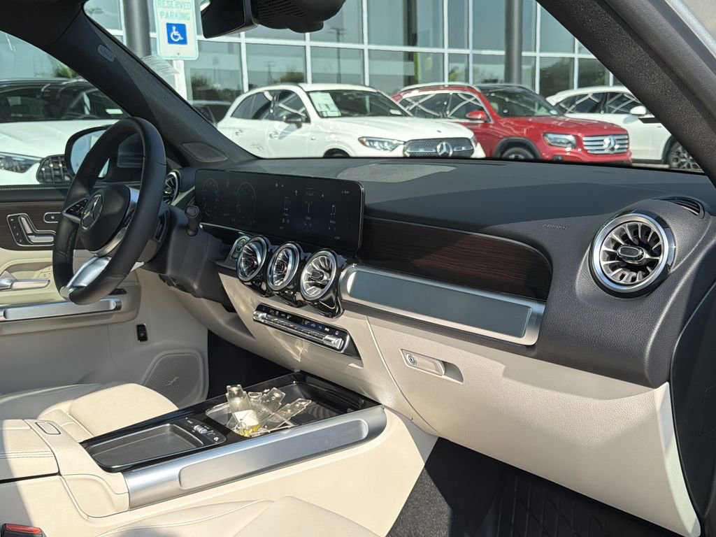 Used 2026 Mercedes-Benz GLB 250 4MATIC image 19