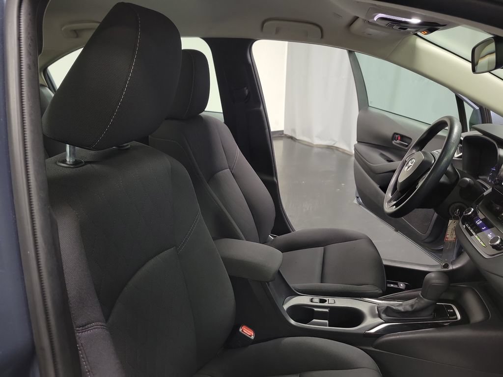 Used 2025 Toyota Corolla LE FWD image 33