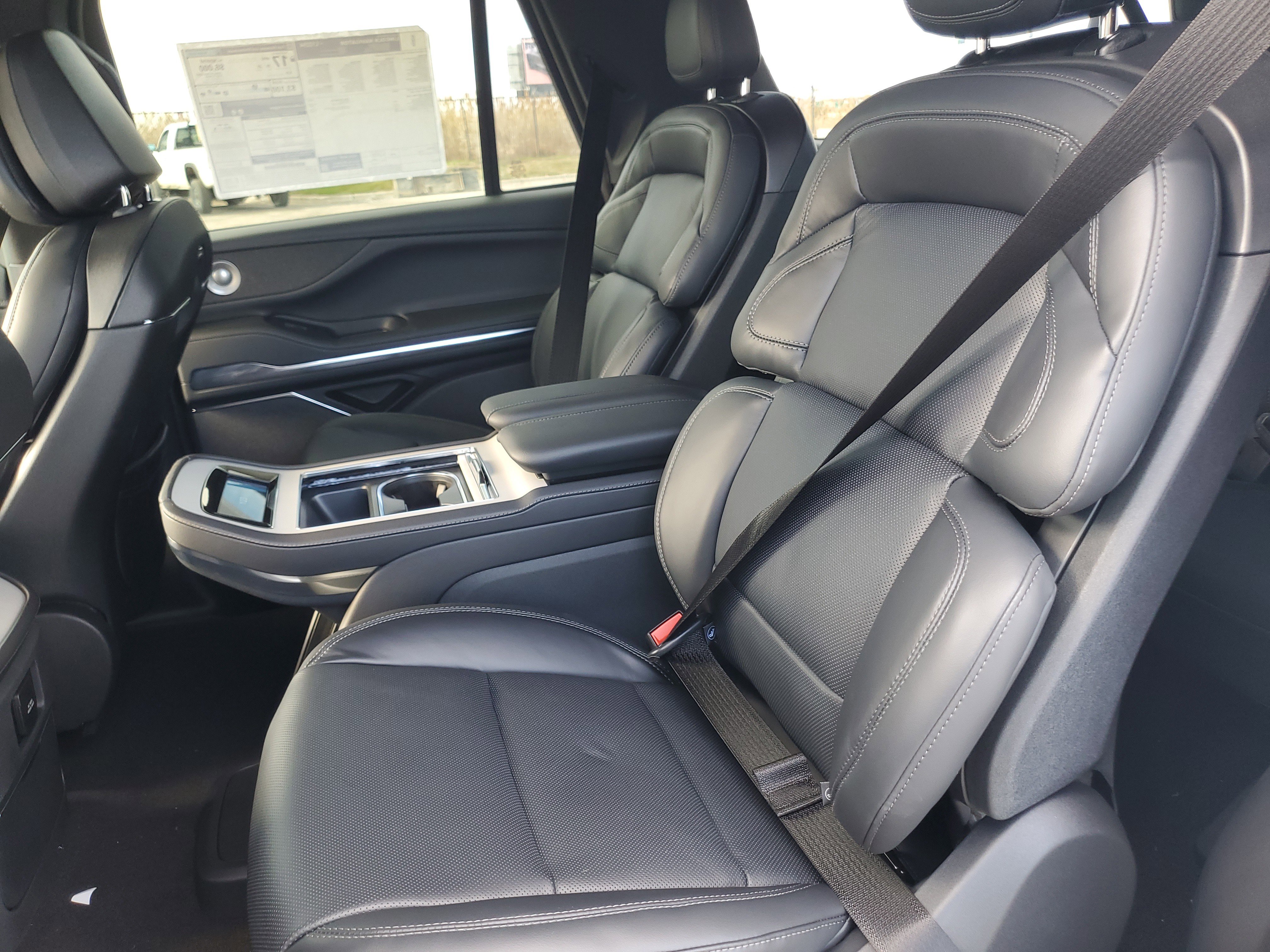New 2025 Lincoln Navigator L Reserve w/ Jet Appearance Package image 31
