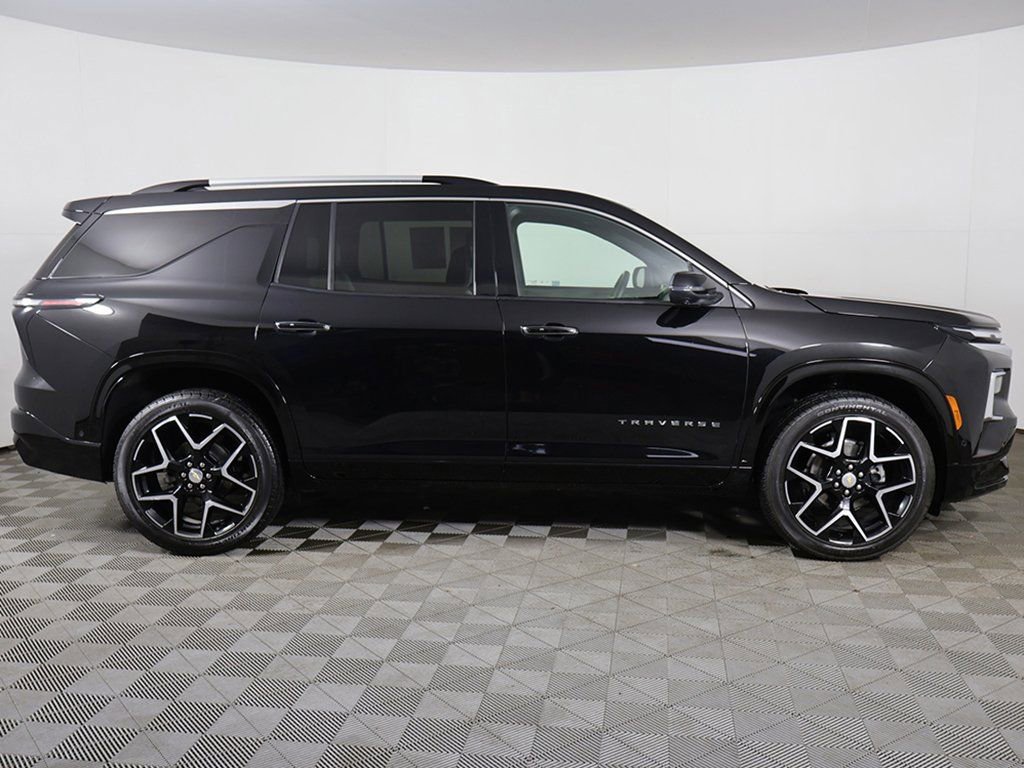 Used 2025 Chevrolet Traverse High Country w/ LPO, Cargo Package image 21