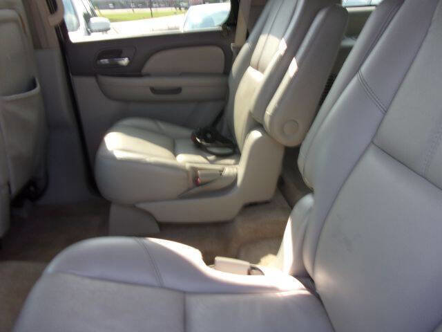 Used 2007 GMC Yukon SLT w/ SLT Preferred Equipment Group image 16