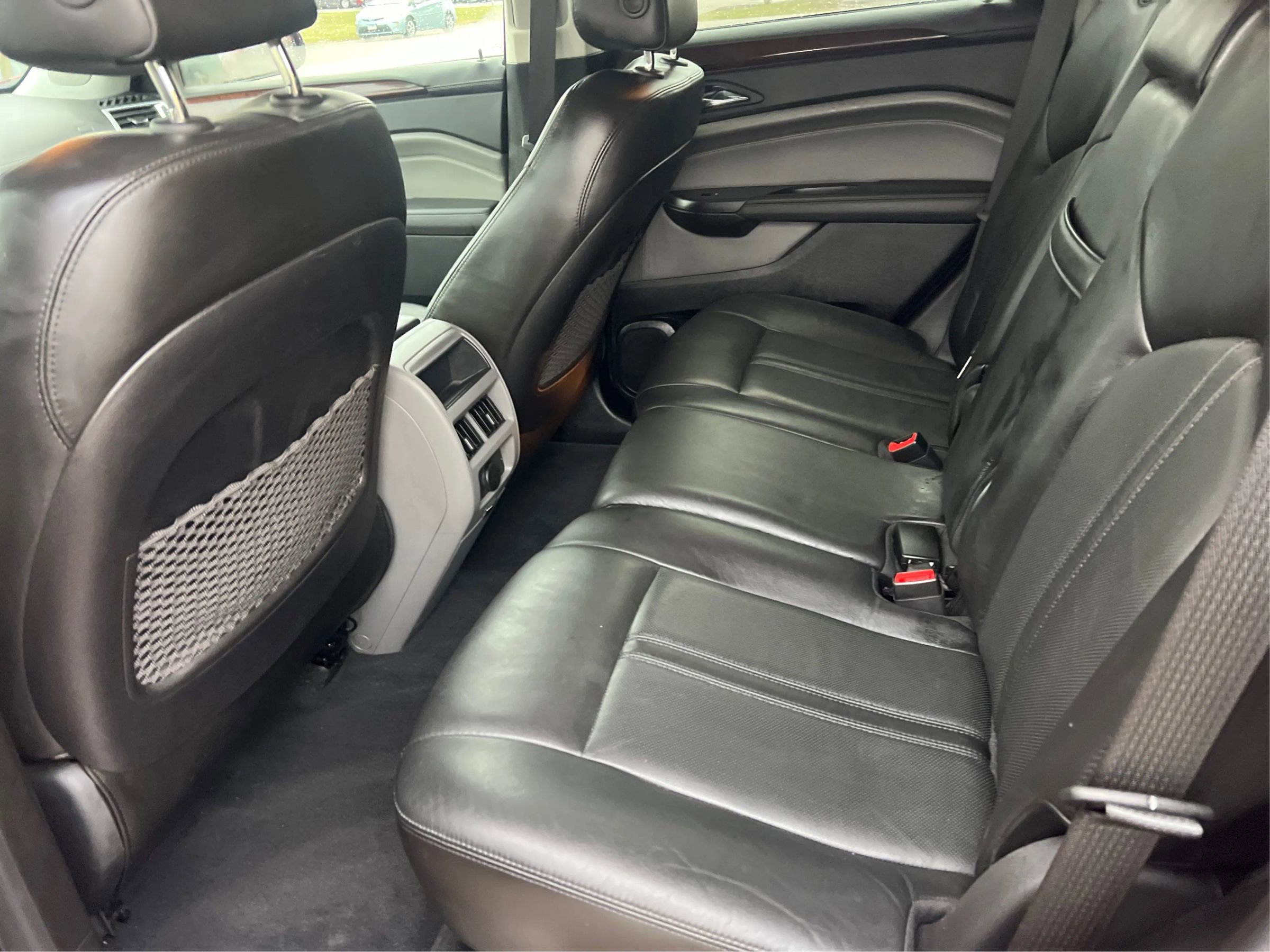 Used 2010 Cadillac SRX Luxury image 11