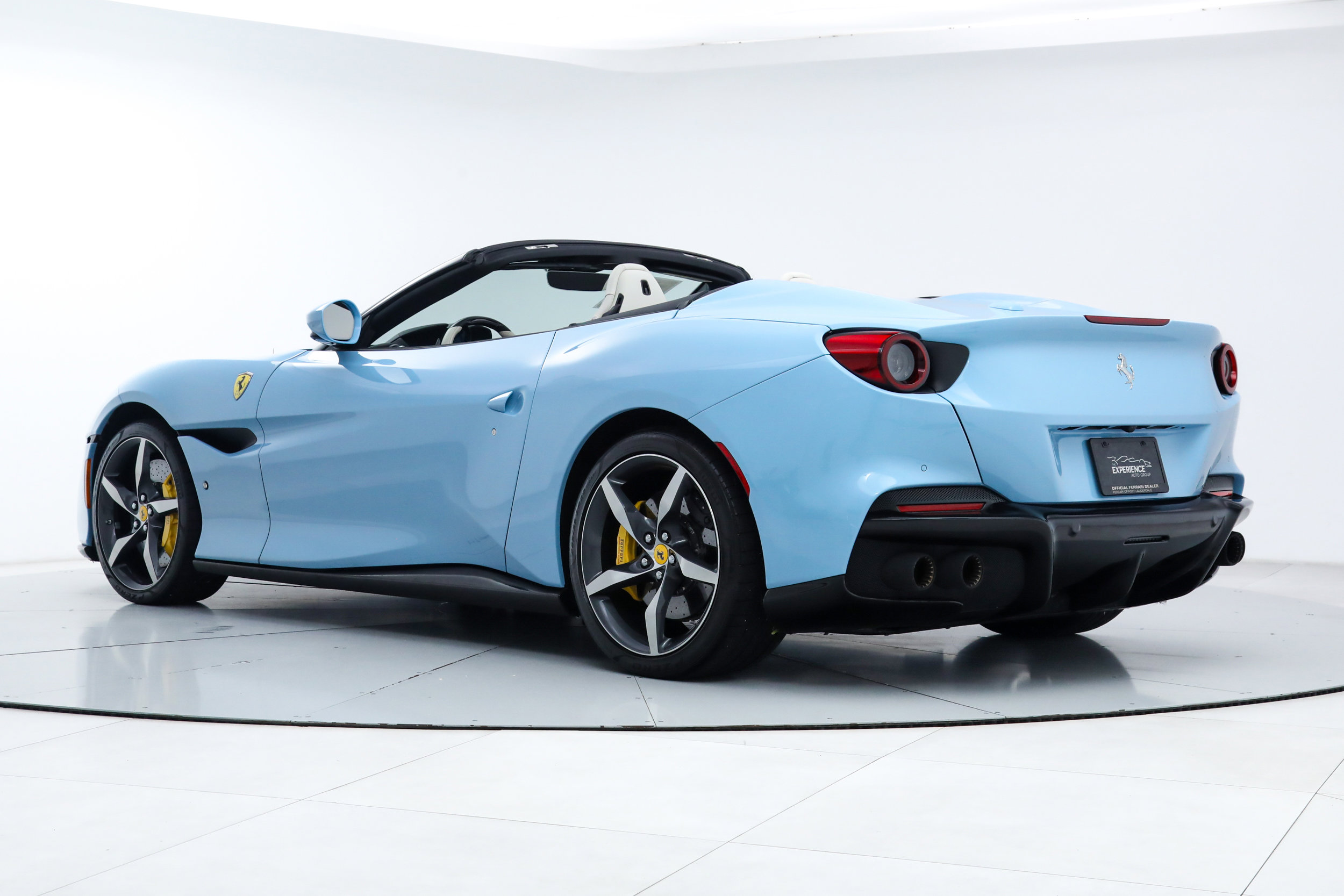 Certified 2023 Ferrari Portofino M RWD image 8