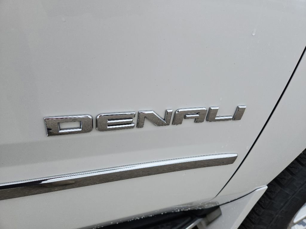 Certified 2016 GMC Yukon Denali w/ Open Road Package AWD/4WD image 44