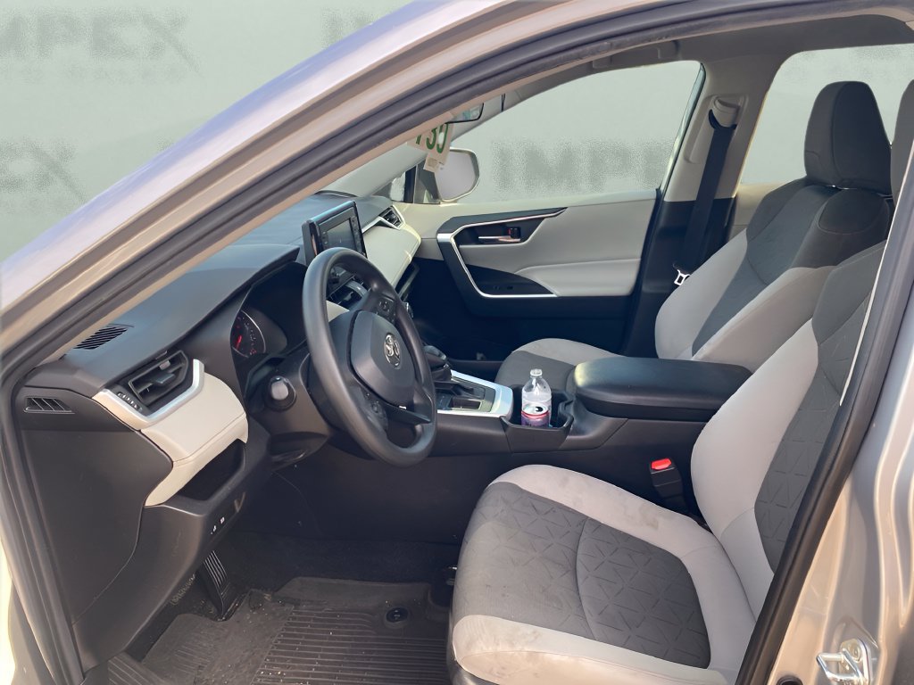 Used 2022 Toyota RAV4 XLE FWD image 9