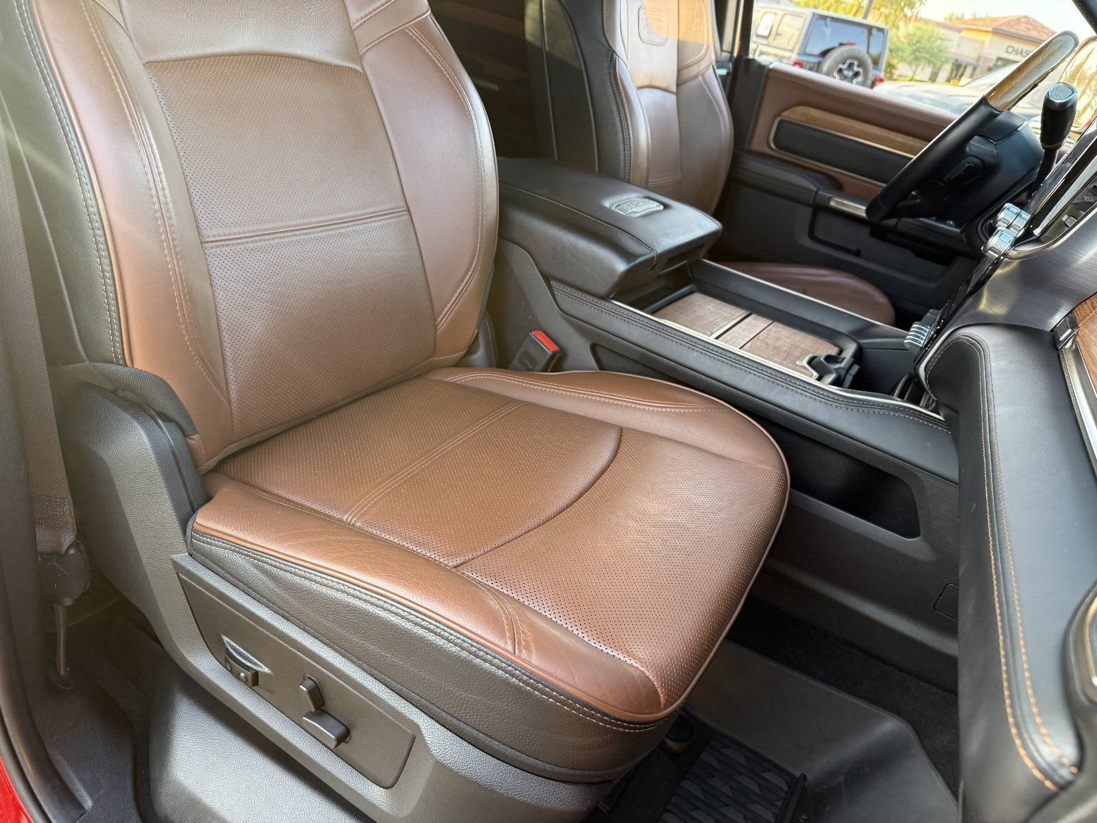 Used 2022 RAM 2500 Limited AWD/4WD image 11