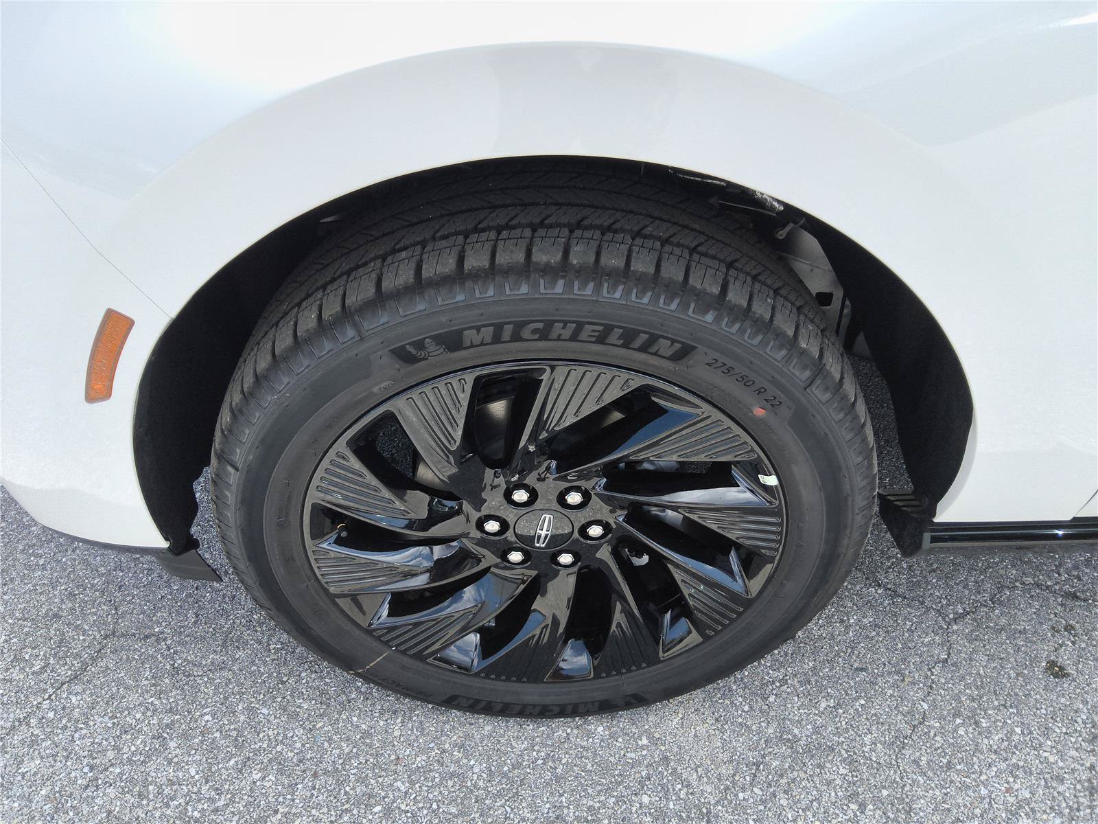 New 2027 Lincoln Navigator Reserve w/ Jet Appearance Package RWD image 10
