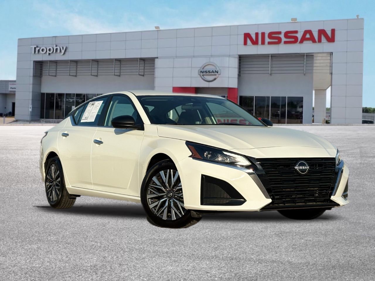 Certified 2025 Nissan Altima 2.5 SV image 1