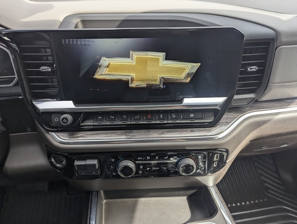 Used 2022 Chevrolet Silverado 1500 LTZ w/ LTZ Premium Package image 32