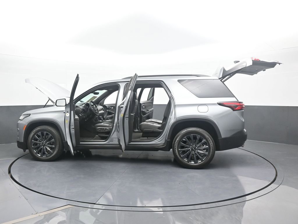 Used 2023 Chevrolet Traverse RS image 82