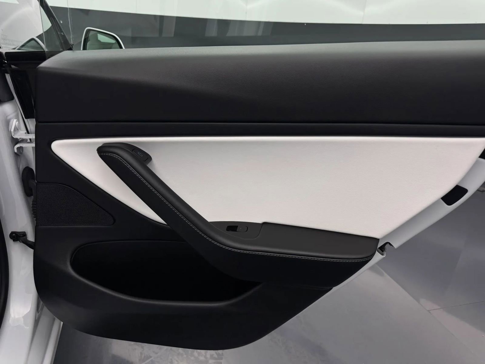 Used 2021 Tesla Model 3 Standard Range Plus image 34