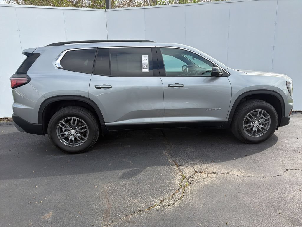 Used 2025 GMC Acadia Elevation FWD image 3