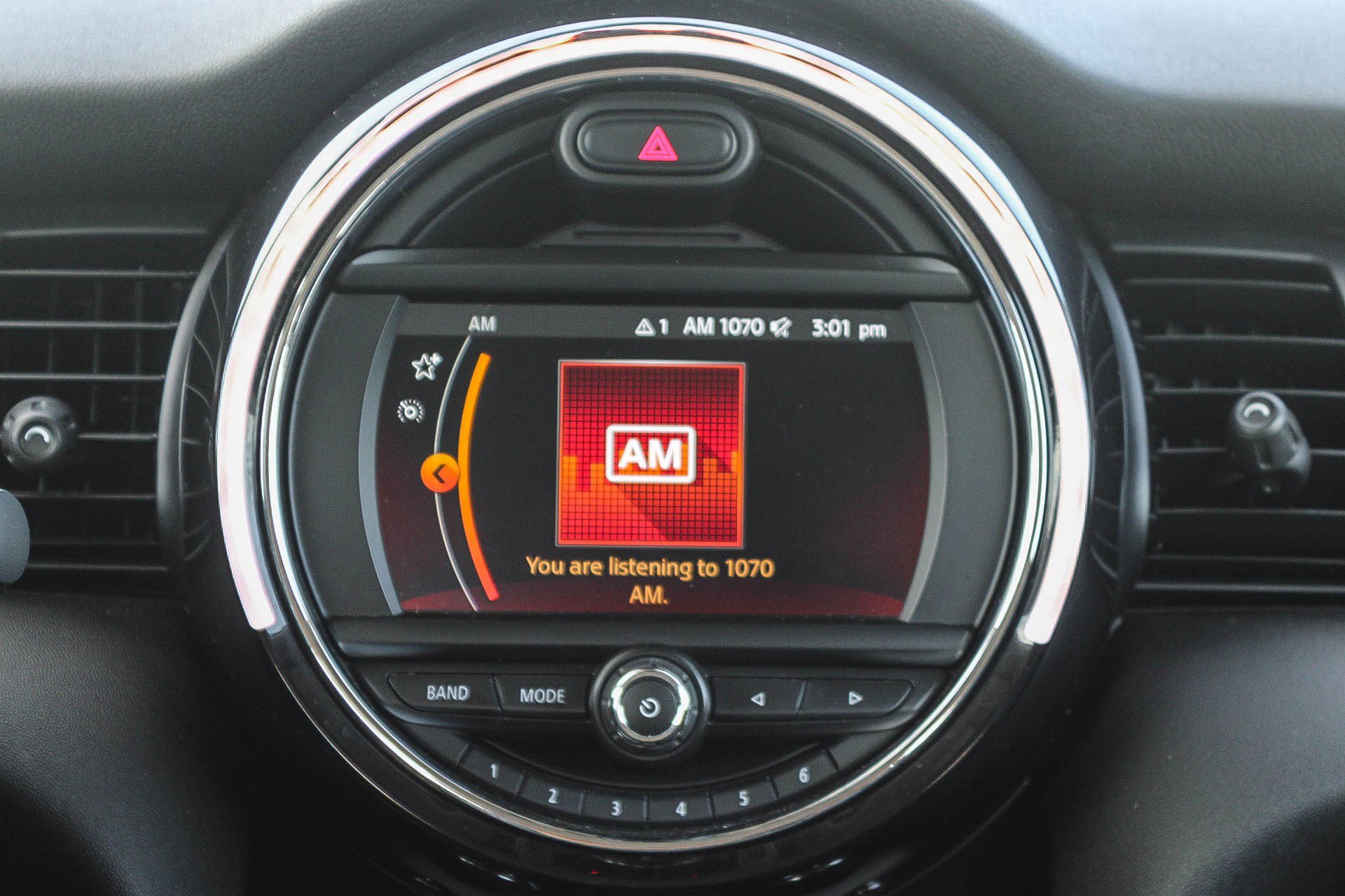 Used 2019 MINI Cooper 2-Door Hardtop image 15