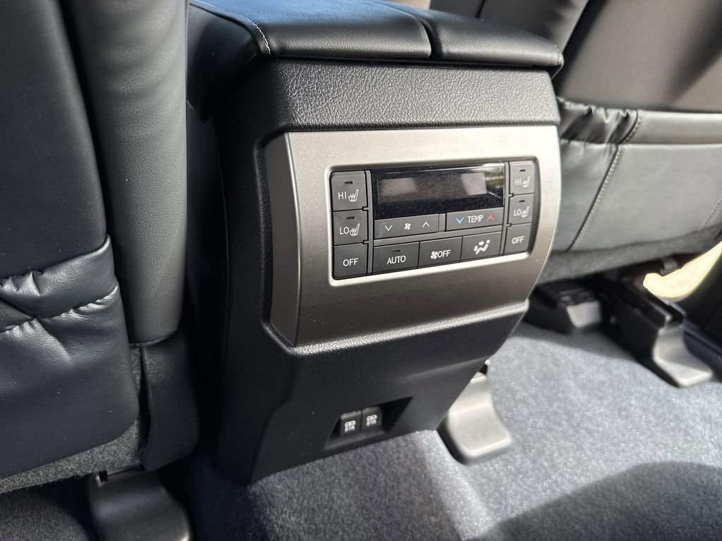 Used 2023 Lexus GX 460 Premium image 38