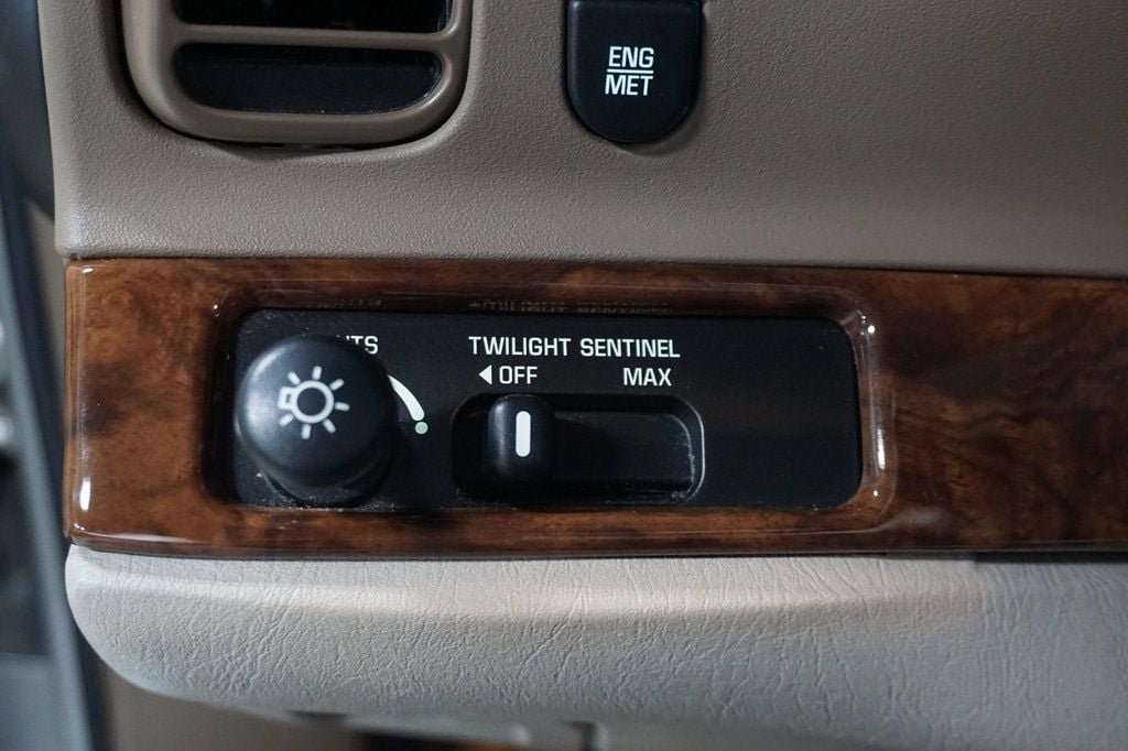 Used 2004 Buick Park Avenue Ultra FWD image 70
