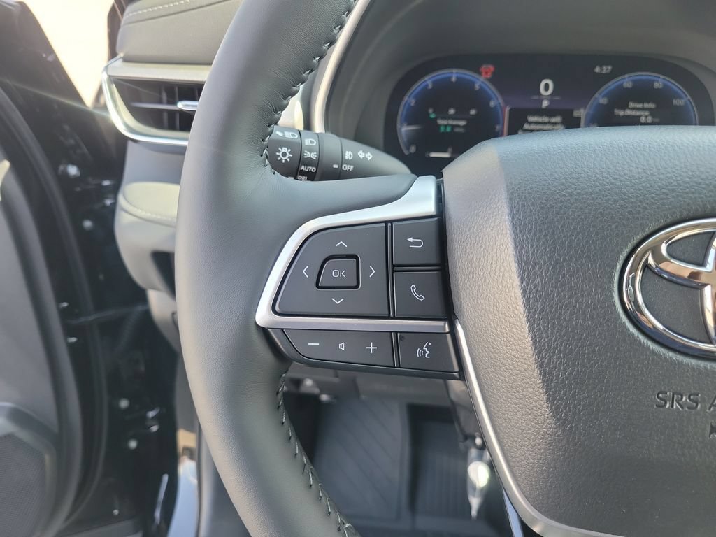 New 2026 Toyota Highlander Platinum AWD/4WD image 25