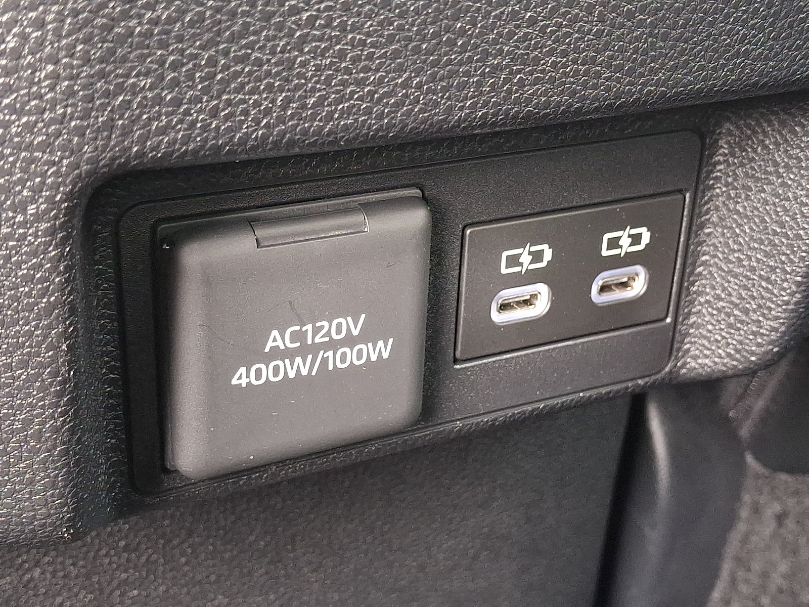 Used 2025 Toyota Tacoma Limited AWD/4WD image 11