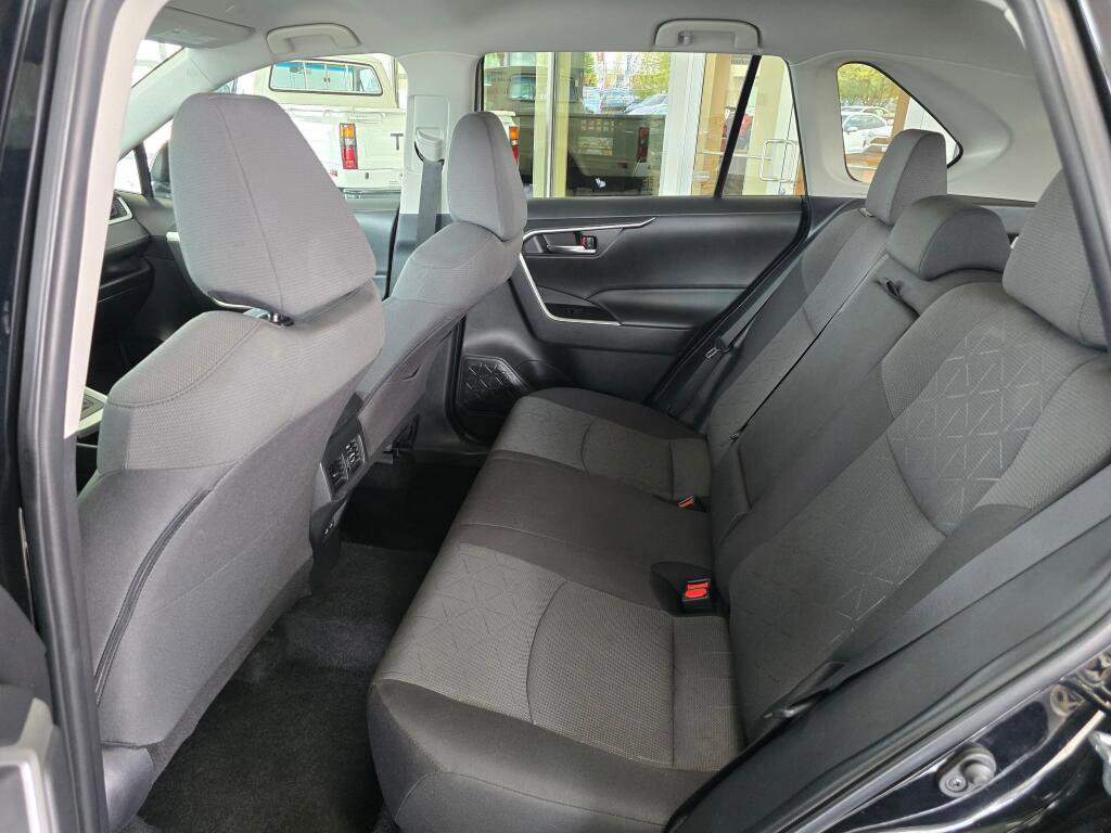 Certified 2024 Toyota RAV4 XLE AWD/4WD image 37