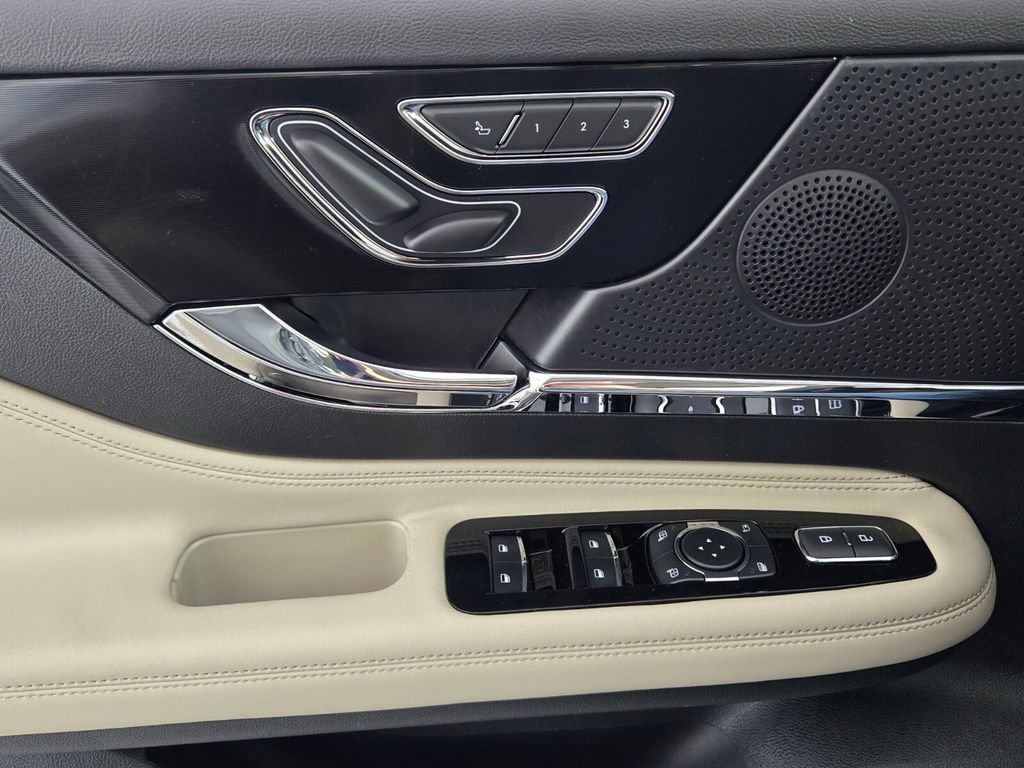 New 2026 Lincoln Corsair Premiere image 25