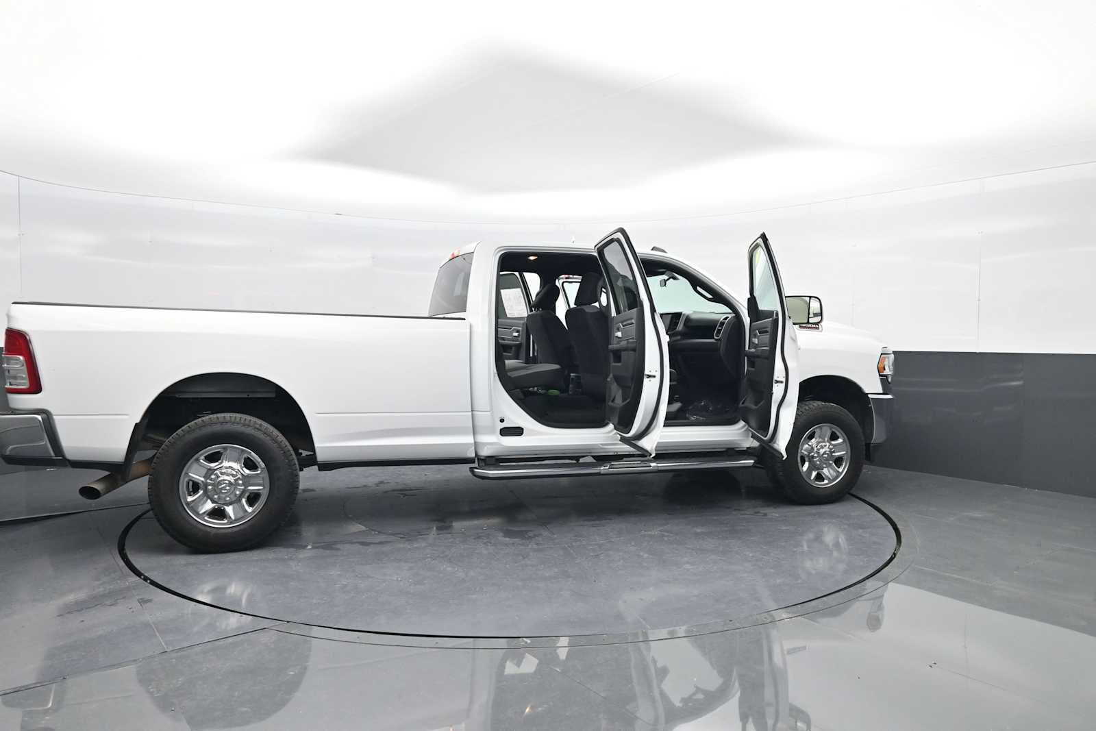 Used 2022 RAM 3500 Big Horn image 42