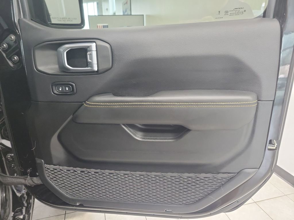 Used 2024 Jeep Wrangler Sahara w/ Safety Group image 15