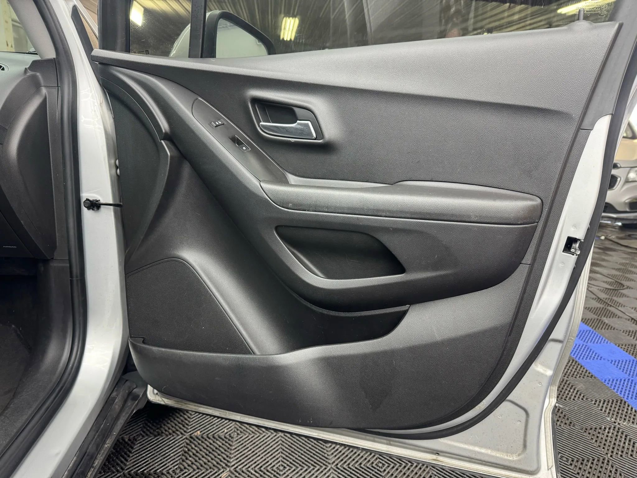 Used 2018 Chevrolet Trax LS image 6