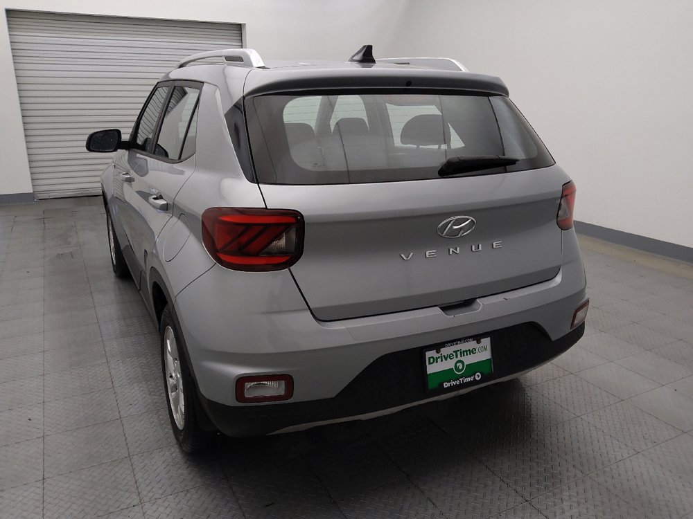 Used 2020 Hyundai Venue SEL image 6