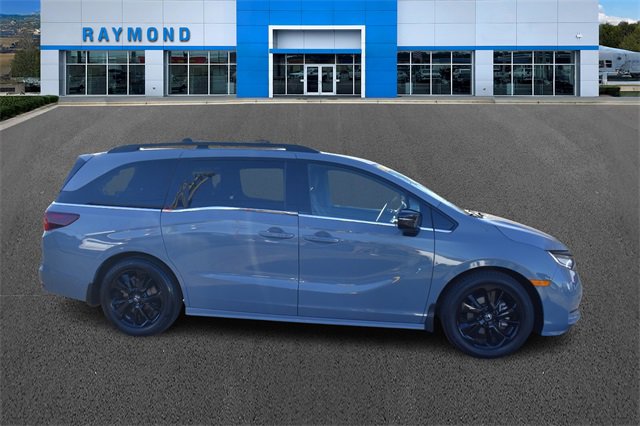 Used 2023 Honda Odyssey Sport image 2