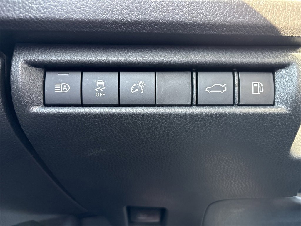 Used 2025 Toyota Camry XLE image 27