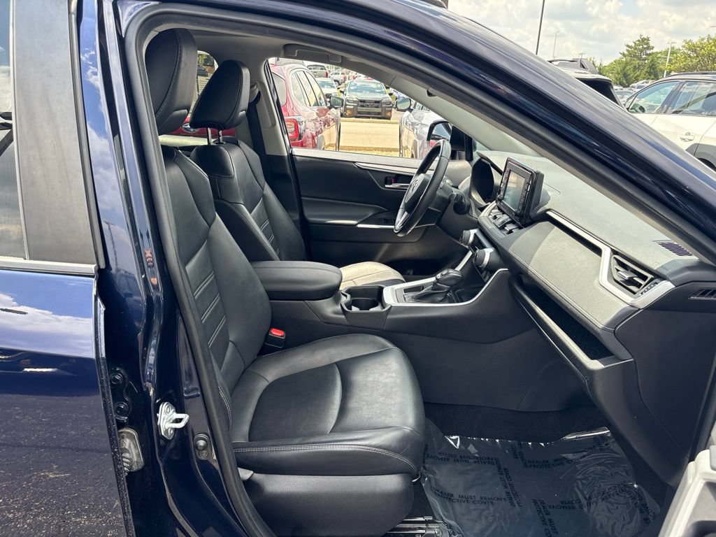 Used 2021 Toyota RAV4 XLE Premium FWD image 10