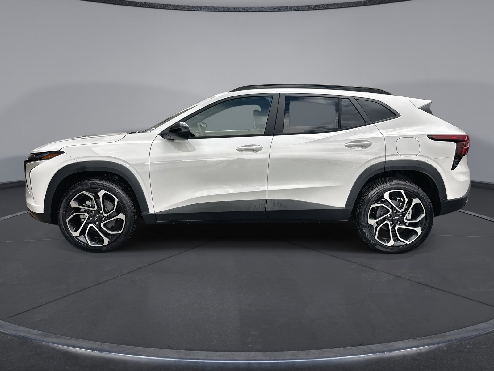 New 2026 Chevrolet Trax RS w/ Sunroof Package FWD image 11