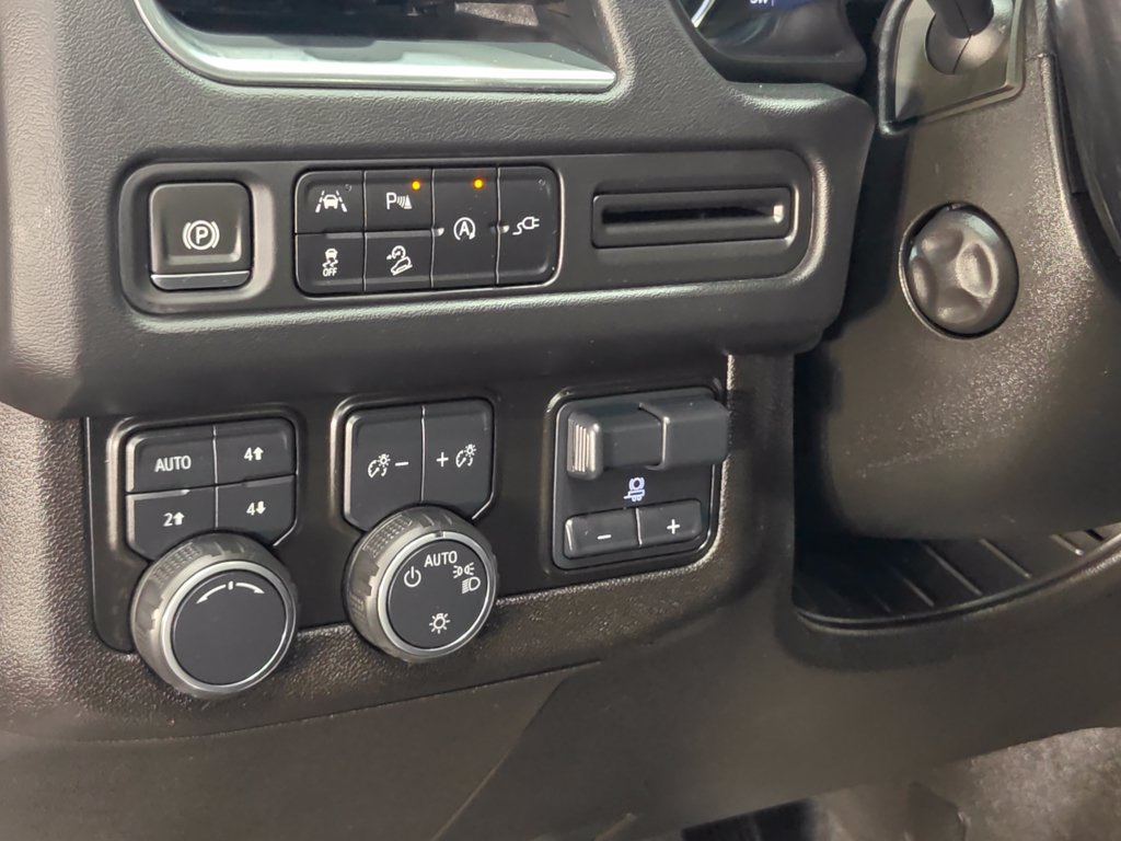 Used 2021 Chevrolet Tahoe Z71 w/ Z71 Signature Package AWD/4WD image 9