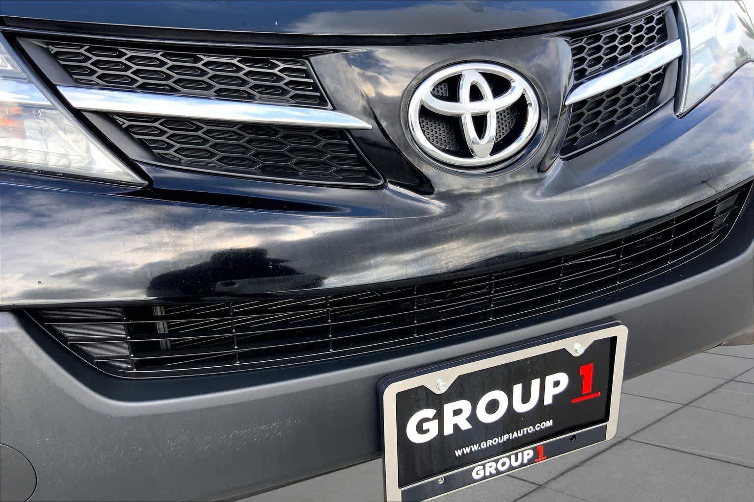 Used 2014 Toyota RAV4 LE FWD image 29