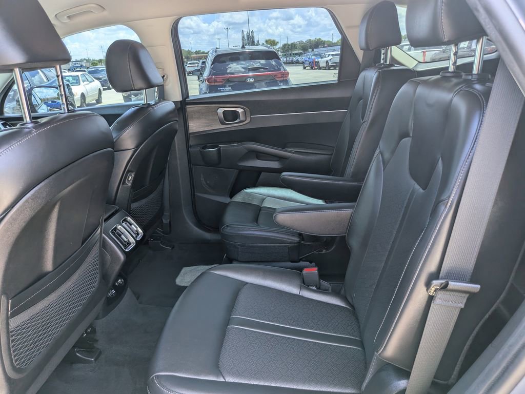 Certified 2023 Kia Sorento EX FWD image 19