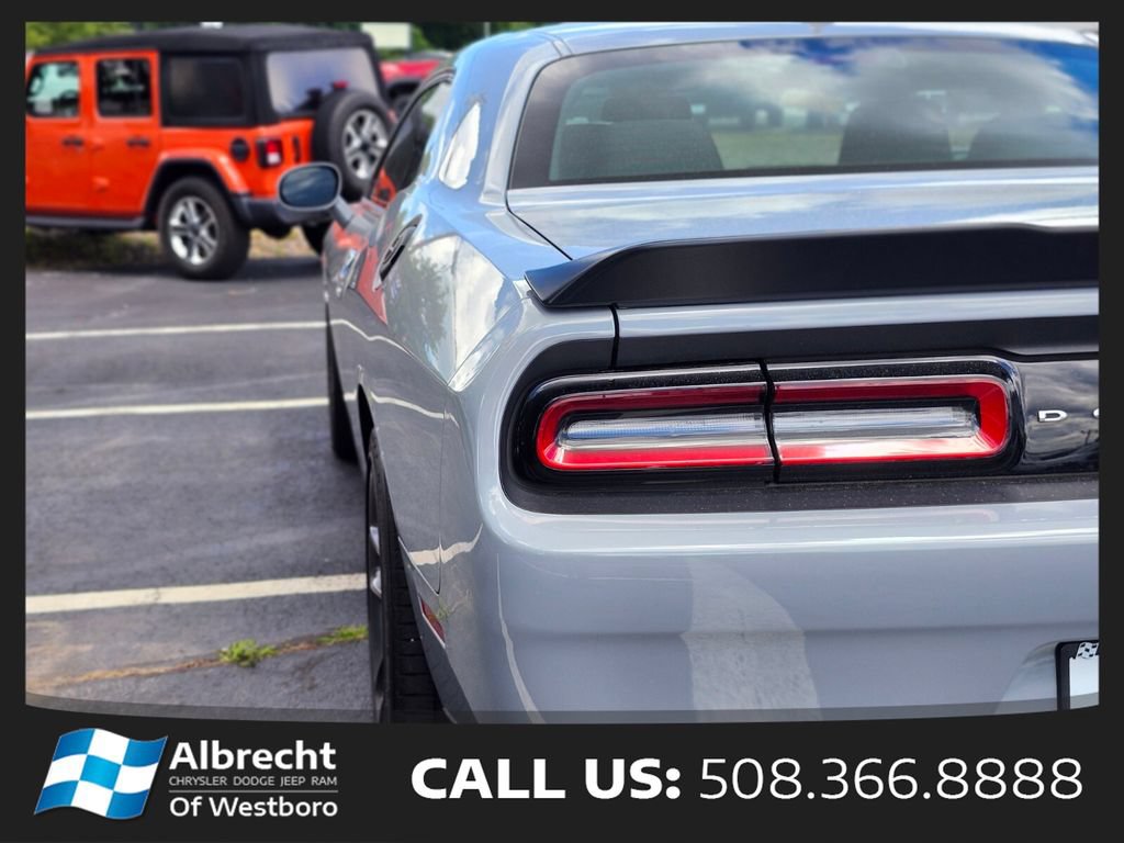 Used 2021 Dodge Challenger R/T Scat Pack RWD image 9