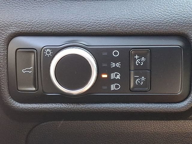 Used 2023 Ford Explorer XLT AWD/4WD image 25