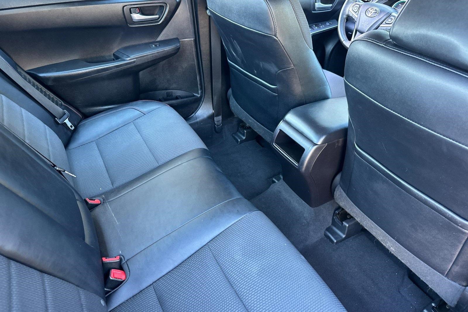 Used 2016 Toyota Camry SE image 29