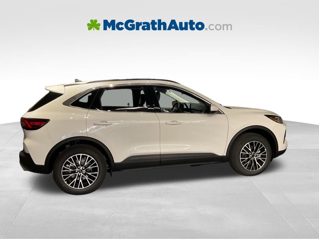 New 2026 Ford Escape SE image 2
