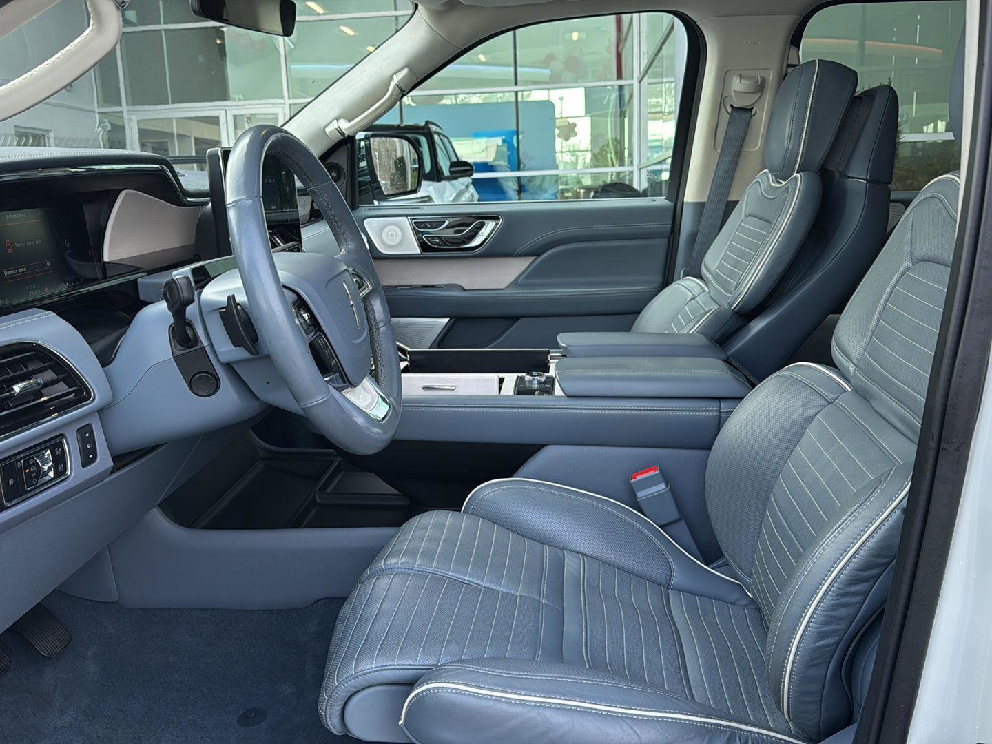 Used 2023 Lincoln Navigator L Black Label image 8