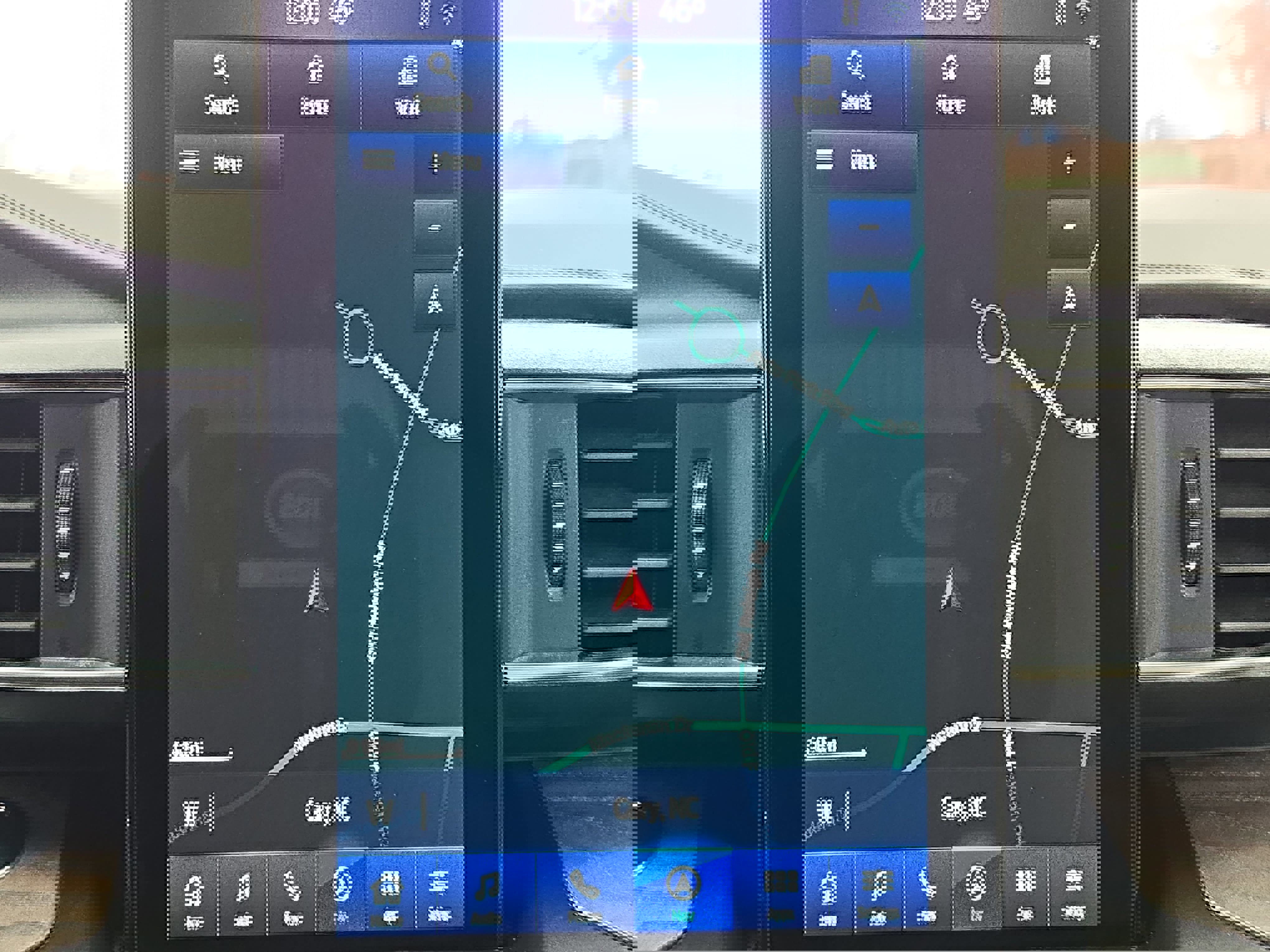 Used 2020 Ford Explorer Platinum w/ Premium Technology Package image 23