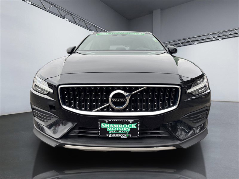 Used 2020 Volvo V60 T5 Cross Country w/ Protection Package Premier image 9