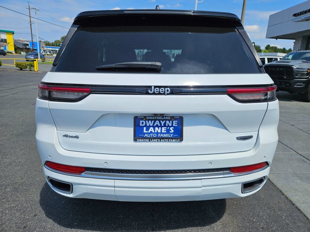 Used 2023 Jeep Grand Cherokee Summit w/ Luxury Tech Group V AWD/4WD image 4