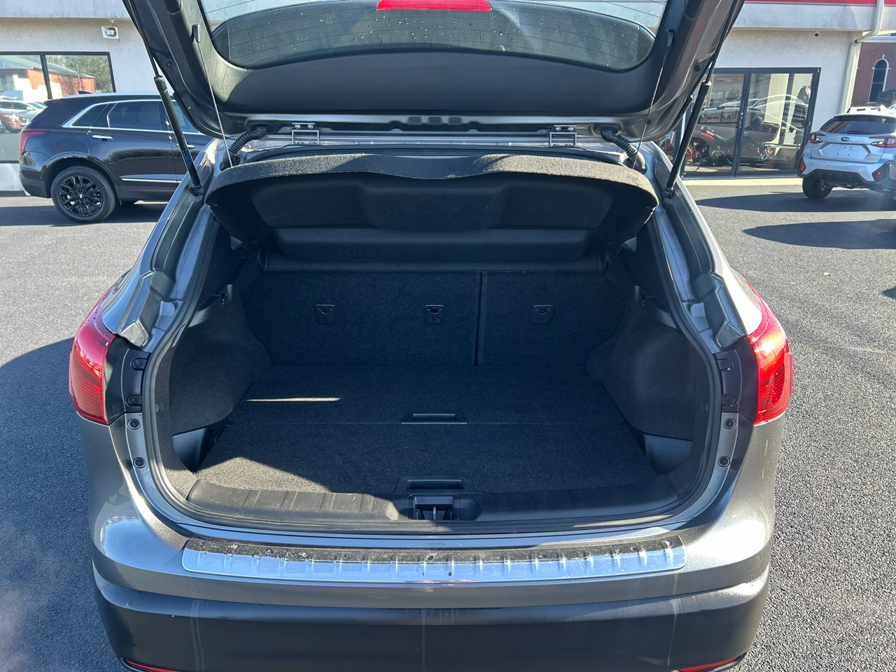 Used 2018 Nissan Rogue Sport SL w/ SL Premium Package image 12