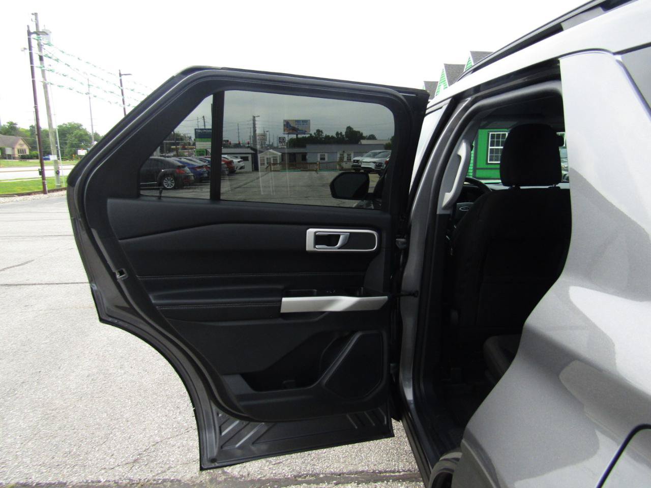 Used 2022 Ford Explorer XLT AWD/4WD image 19