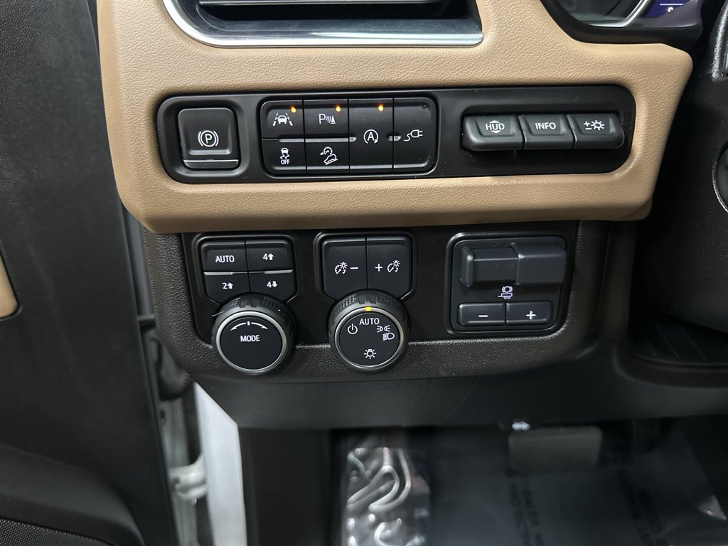 Used 2021 Chevrolet Suburban Premier w/ Premium Package AWD/4WD image 36