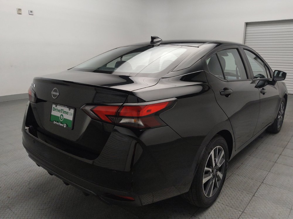 Used 2025 Nissan Versa SV FWD image 9