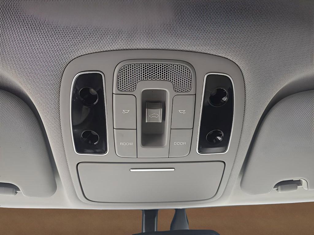 Used 2017 Kia Soul EV + w/ Sun & Fun Package image 30